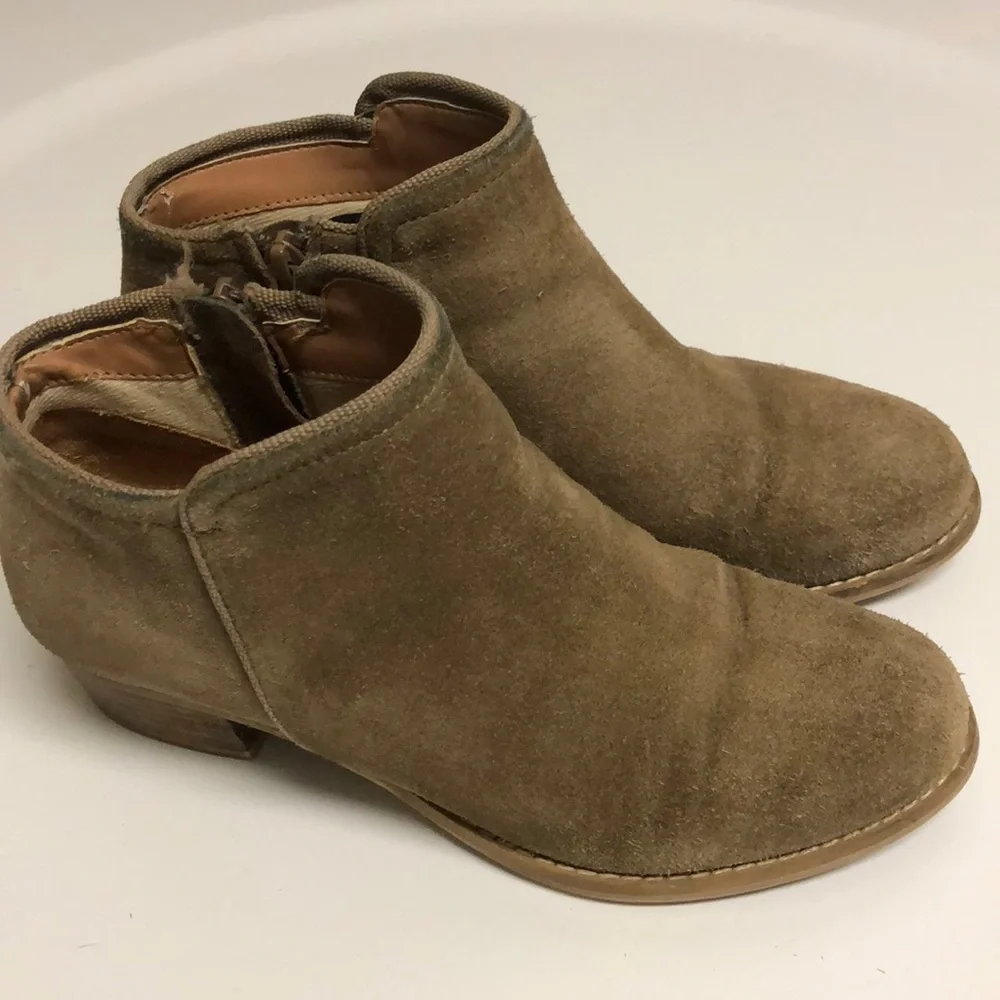 Skechers Women's Ankle Boots Dark Tan Suede Leather Side Zip Booties Size 6.5